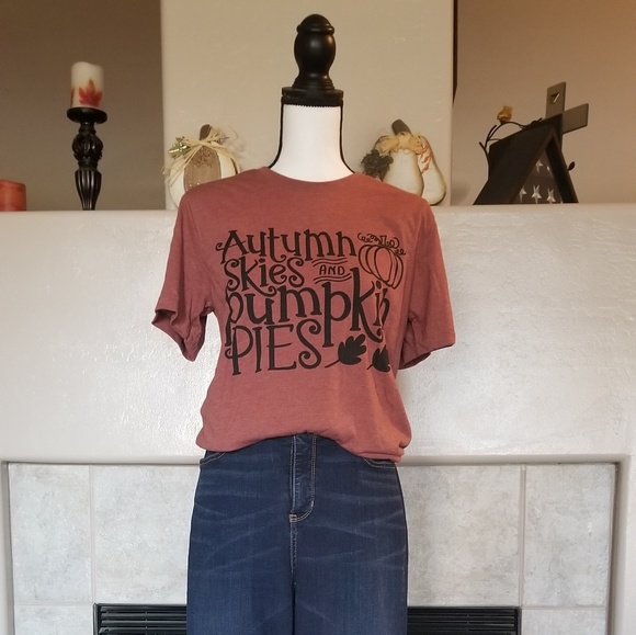 *MEDIUM ONLY* Fall graphic tee NWT - Picture 4 of 5